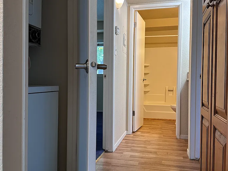 504 Northbank Ct #12 — Photo 10