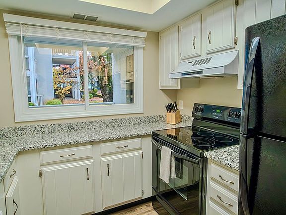 4th image of 395 Redding Rd APT 239