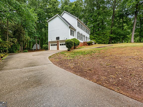 5th image of 129 Lismore Dr