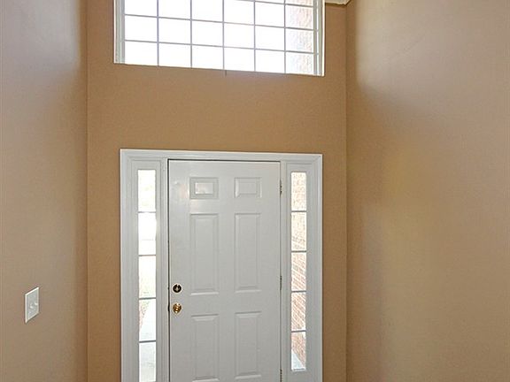 3rd image of 307 Laurel Woods Dr