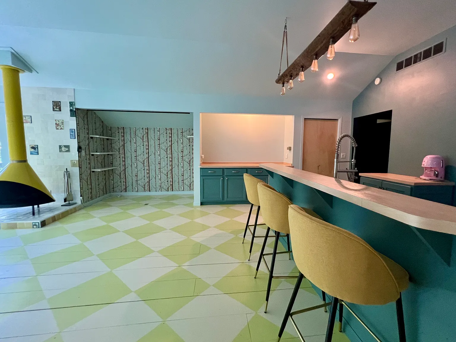 2 bed, 1100 sqft, $2,100 — Photo 4