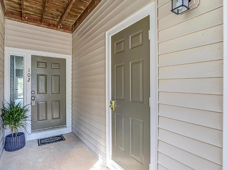 6020 Winterpointe Ln #102 — Photo 13