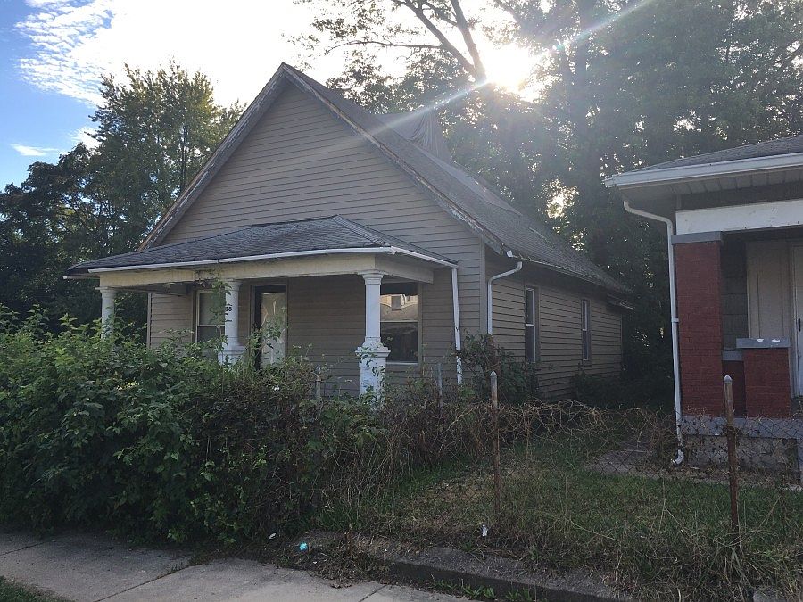 2nd image of 1108 N Holmes Ave