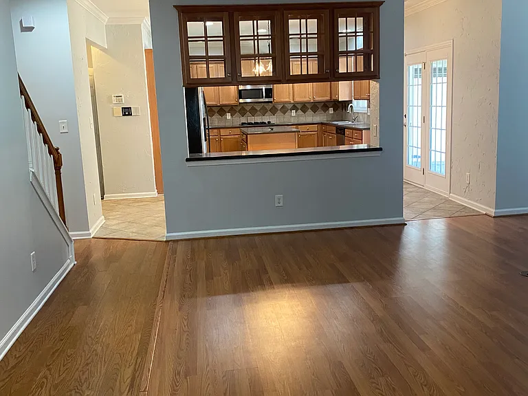 The view from living-room to the kitchen.