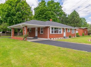 1913 E 8th St, Jeffersonville, IN 47130