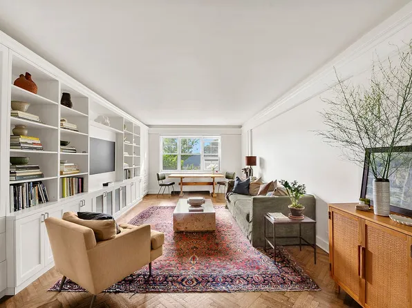 120 Cabrini Blvd APT 19, New York, NY 10033