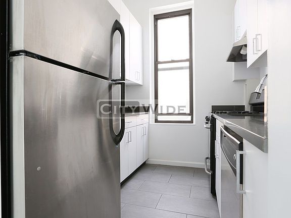 4th image of 156 E 37th St APT 5A