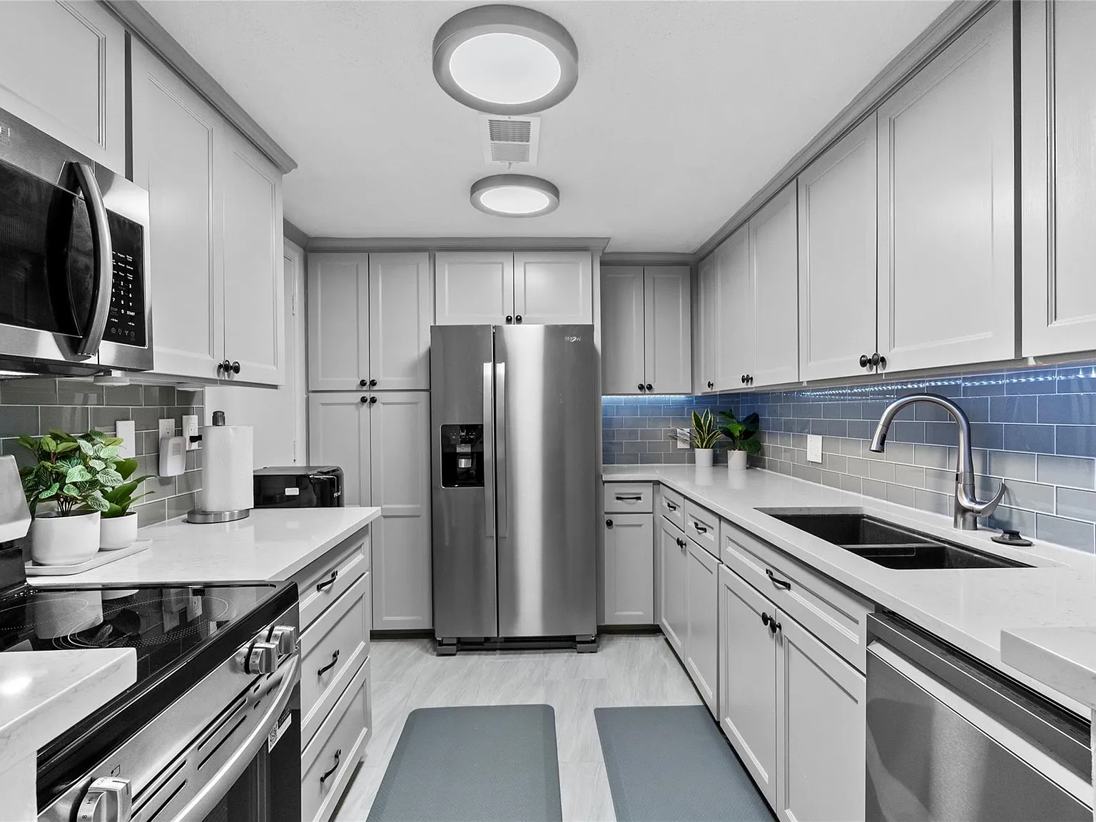 2 bed, 2.0 bath, 1302 sqft, $2,800 — Photo 3