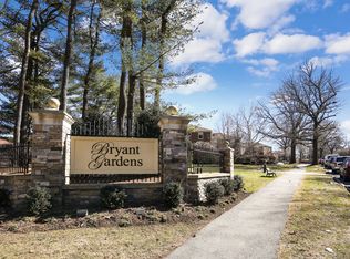 13 Bryant Cres APT 1B, White Plains, NY