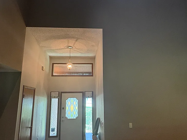 54 Carol Ln — Photo 5