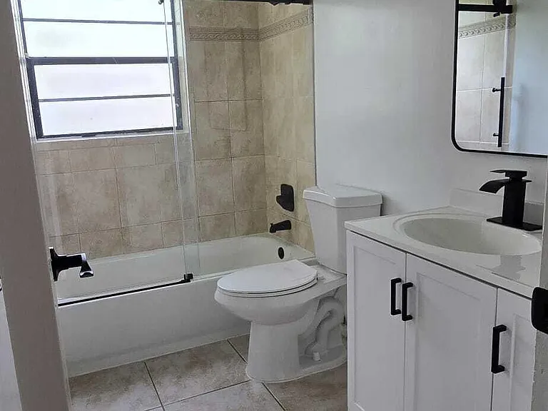 2661 Riverside Dr #2 — Photo 3