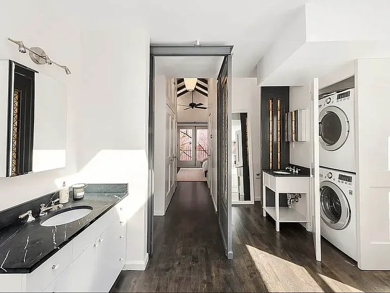 514 Broome St #THOUSE — Photo 13