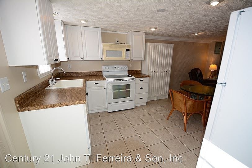 2nd image of 1031 N Fletcher Ave Unit 1