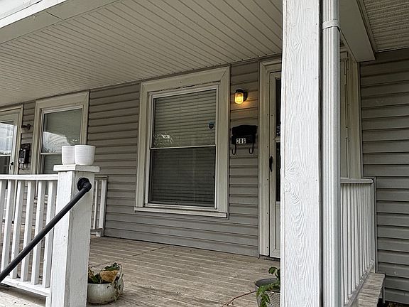 3rd image of 206 E Blake Ave