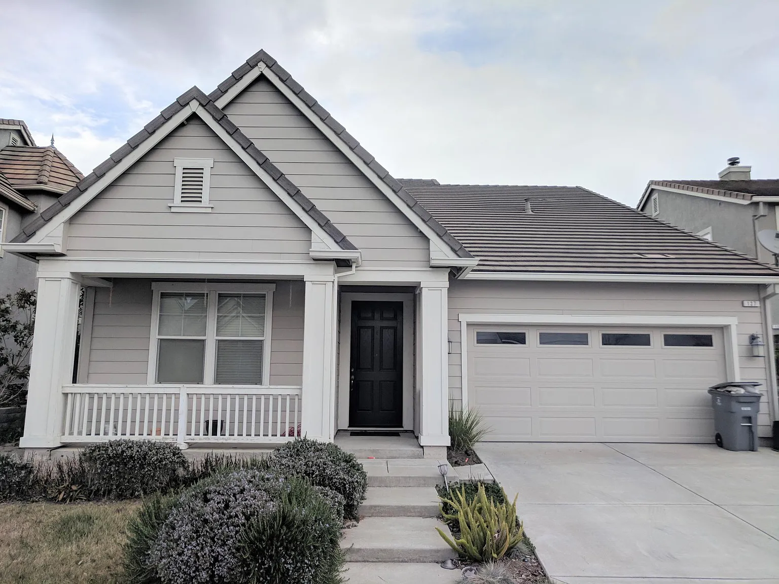 127 Horizon Way photo 1