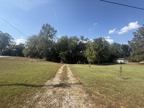 3rd image of 231 Hideaway Ln