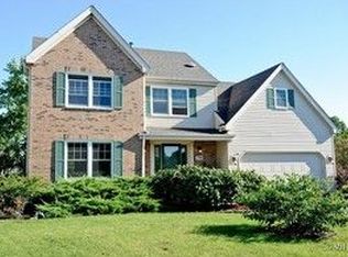 799 Parker Ct, Geneva, IL 60134