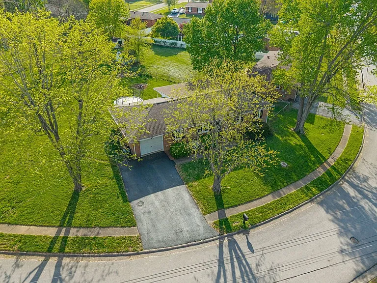 3611 Bahama Dr — Photo 38