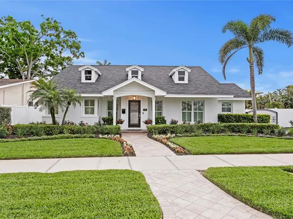 111 Estado Way NE, Saint Petersburg, FL 33704