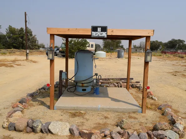 9152 Soledad Rd, Mojave, CA 93501