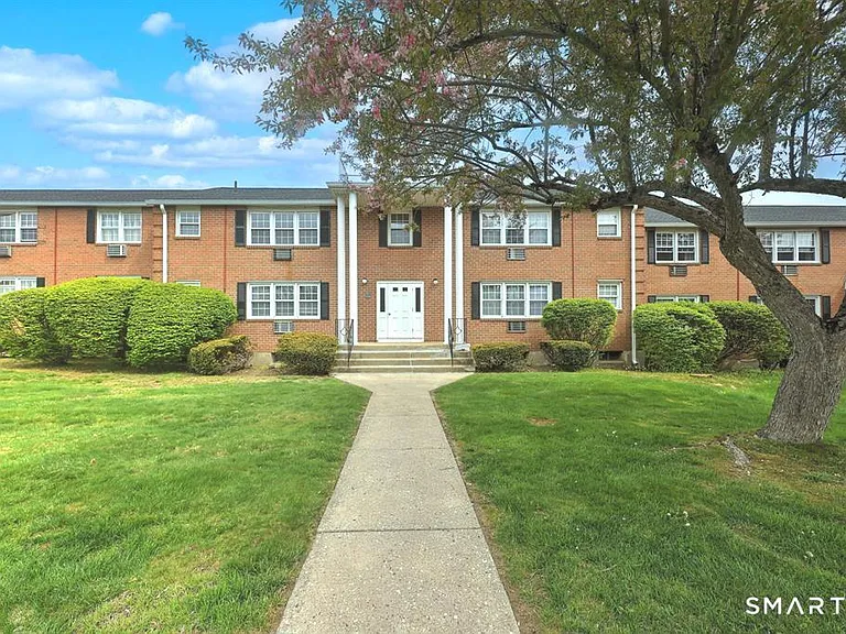 1254 Farmington Ave #C — Photo 1