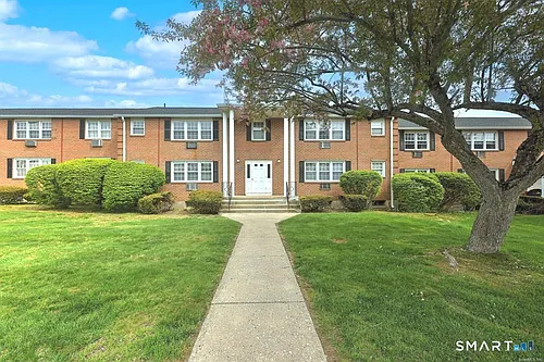 1254 Farmington Ave #C Photo 1