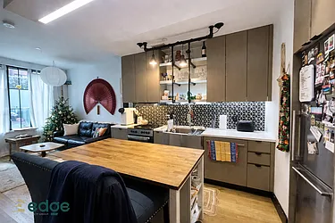 82 Jefferson Street, #2B