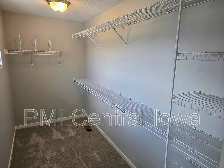 9643 Turnpoint Dr — Photo 19
