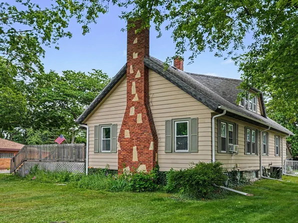 2211 Morton Ave, Saint Joseph, MI 49085