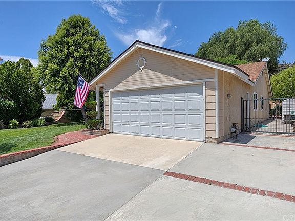 3rd image of 27921 Beechnut Cir