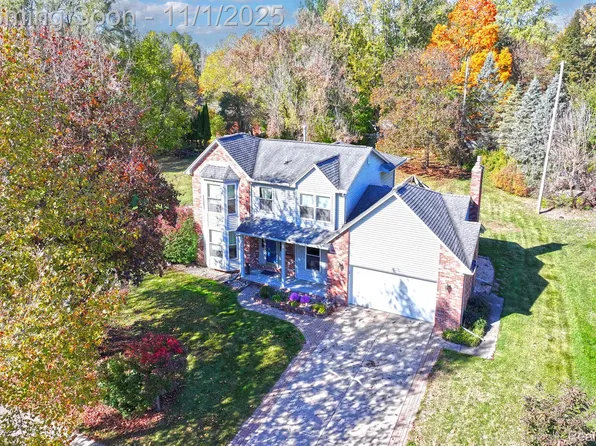 6893 Mountain Dr, Troy, MI 48098