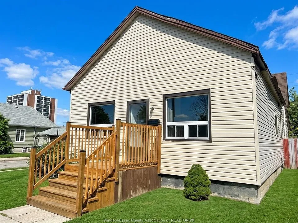 304 Parent Ave #2