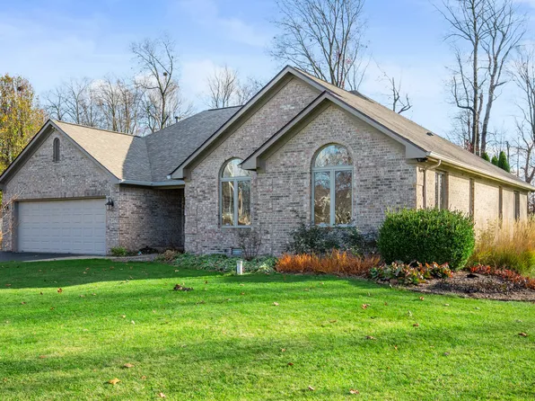 7341 Deerfield Dr, Greenfield, IN 46140