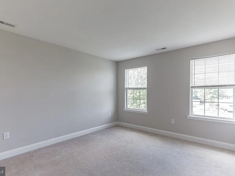 507 Lexington Mews — Photo 21