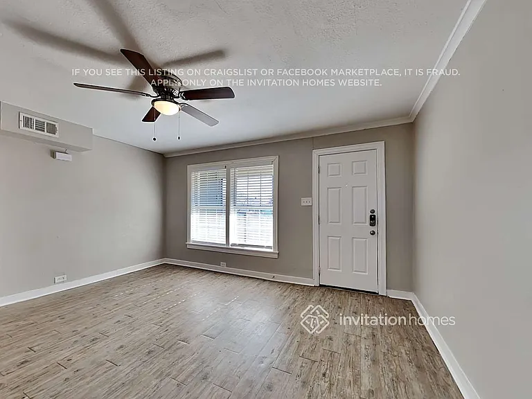 403 E Standifer St #A — Photo 3
