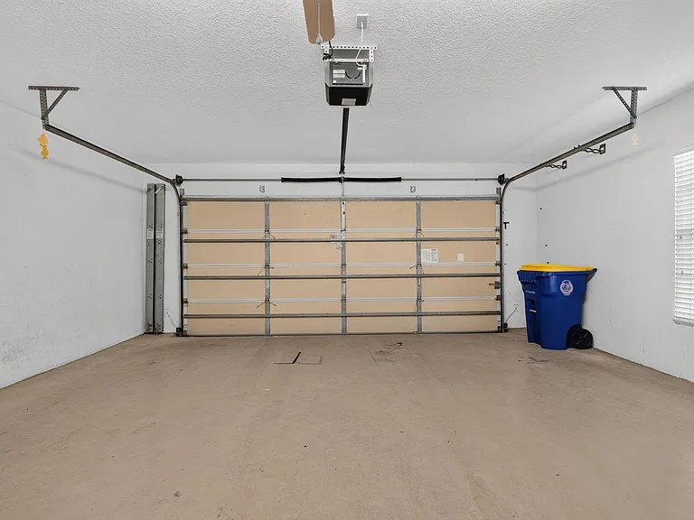 3546 SE Glacier Ter — Photo 41