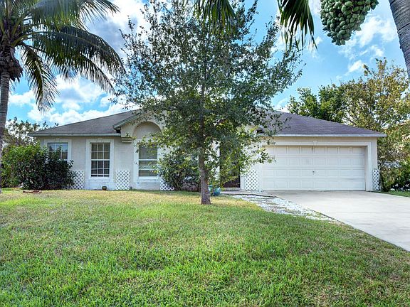 2nd image of 642 SE Starflower Ave