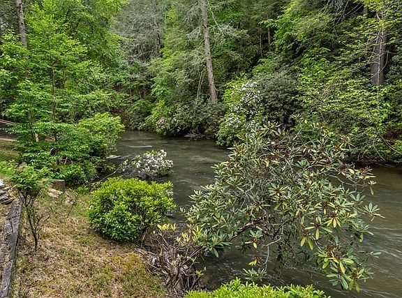 18th image of 61 River Bend Ct