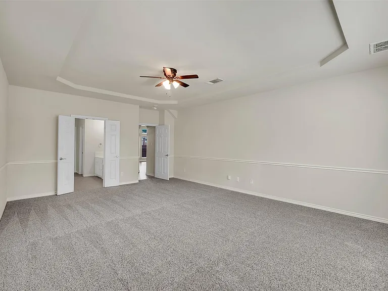 10438 Coach House Ln — Photo 9