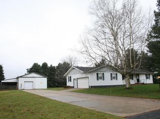 7236 Meadowbrook Rd, Benton Harbor, MI 49022