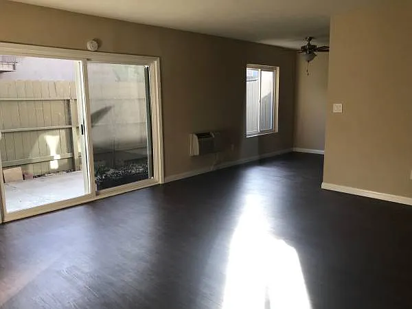 Elmwood Apartments — Photo 15
