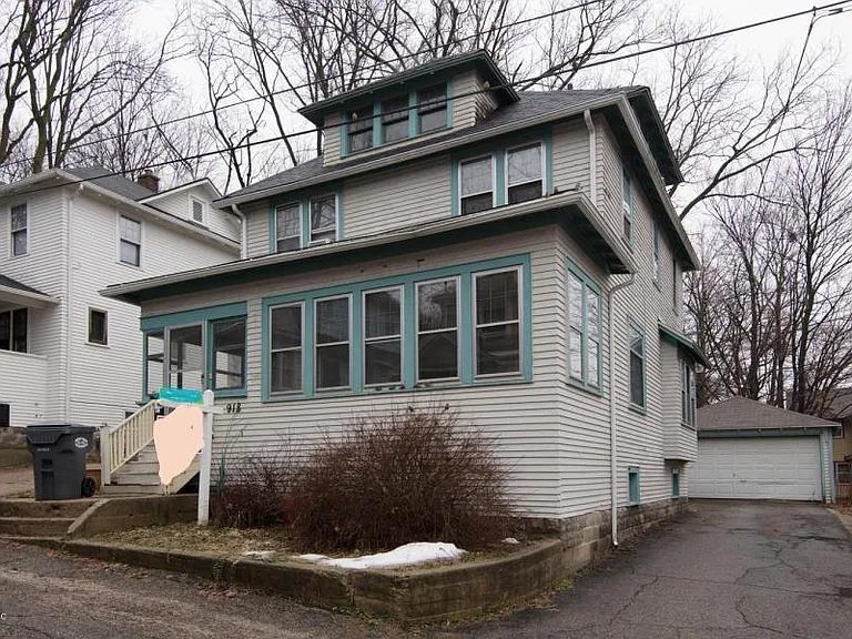 918 W Vine St — Photo 1