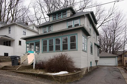 918 W Vine St Photo 1