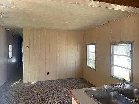 3rd image of 628 Burrell Ave Trailer 13
