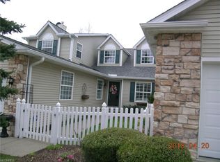 980 Grand View Ln, Aurora, OH 44202