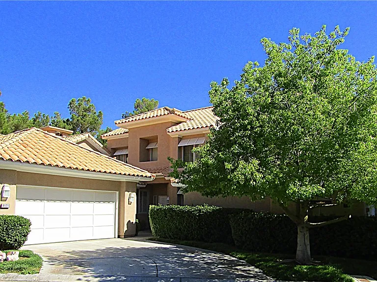8521 Heather Downs Dr — Photo 1