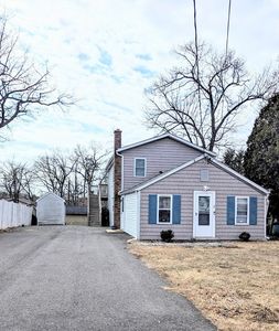 48 Champlain St, Indian Orchard, MA, 01151