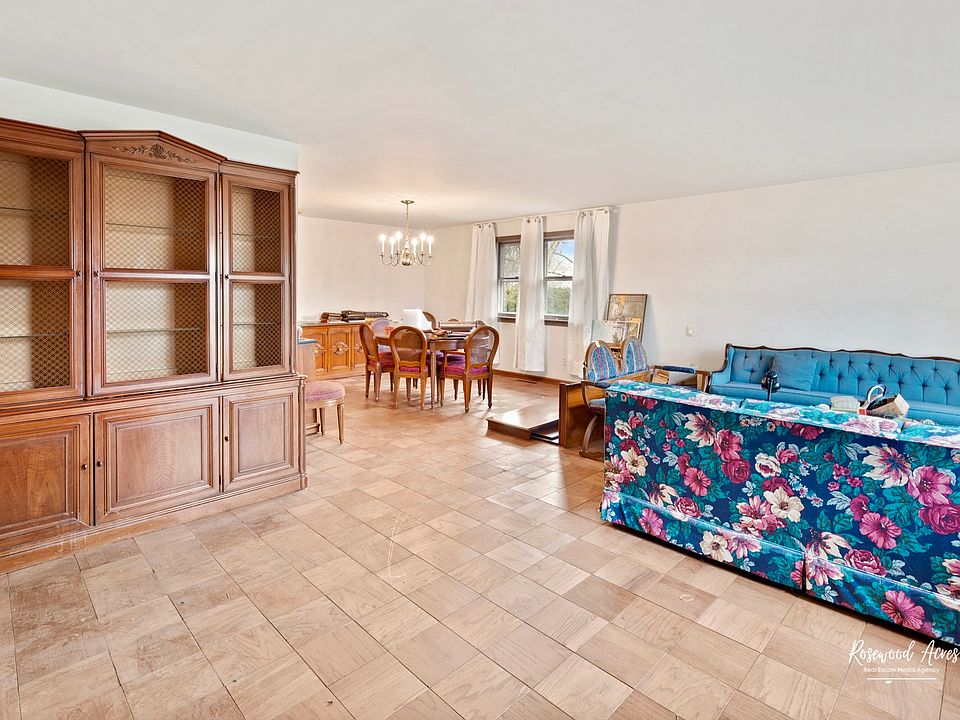 8 Charlton Dr, Kankakee, IL 60901 Zillow