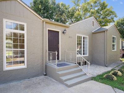 811 E 100th Ter, Kansas City, MO, 64131