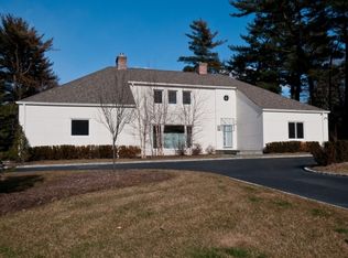 20 Broadlawn Ave, Great Neck, NY 11024